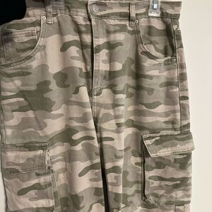 Cotton On Women’s Green Camouflage Cargo Pants